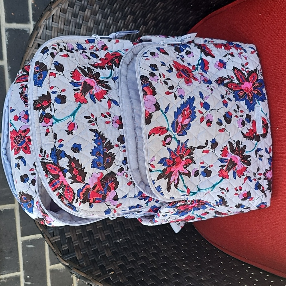 Vera Bradley Vineyard Floral Essential Large  Backpack -EUC